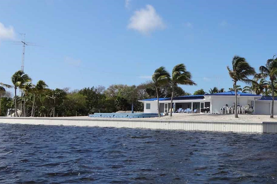 Seawall installation in rock Truline-Florida Keys 1